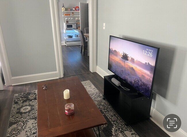 Building Photo - 43 2nd Ave