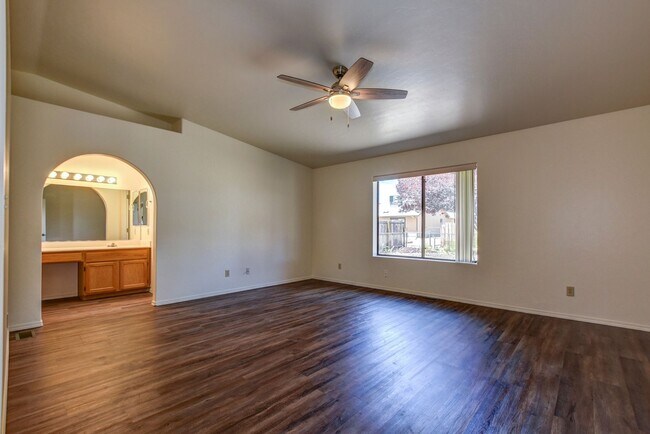 Building Photo - Three bedroom, two bath, two car garage in...