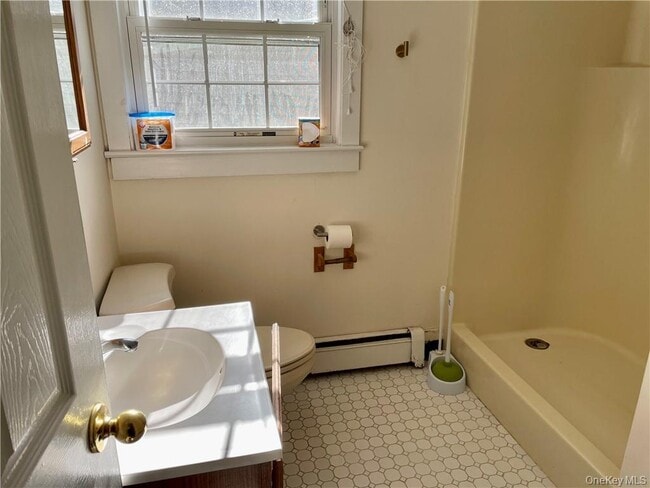 Building Photo - 17 Ribbecke Hill Rd