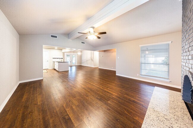Building Photo - BEAUTIFULLY RENOVATED ONE STORY HOME IN A ...