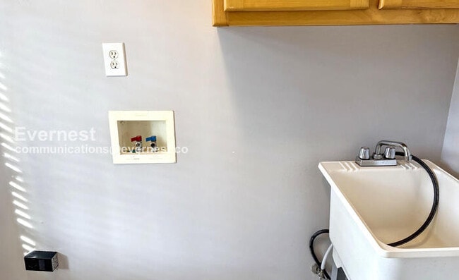 Building Photo - 115 Nasa Way