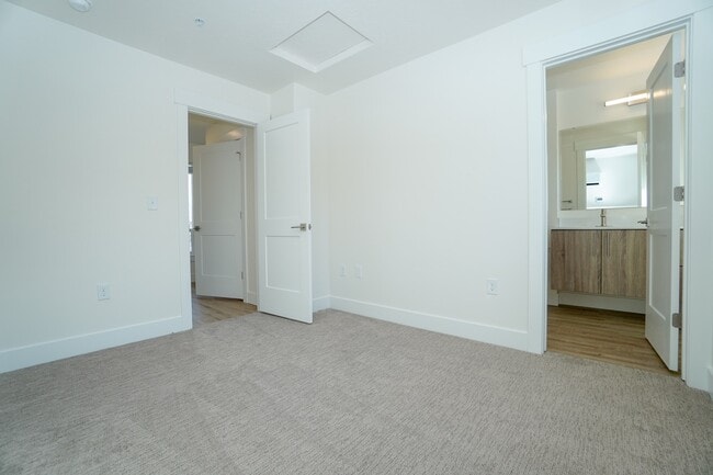 Building Photo - 4622 N Iota Ln