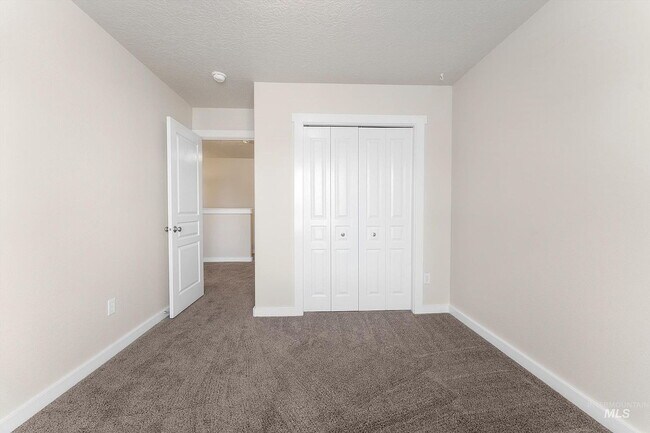 Building Photo - Single Family Home For Rent