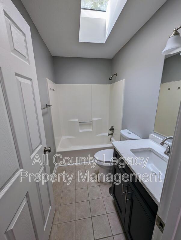 Building Photo - 4340 Bradley Dr SW