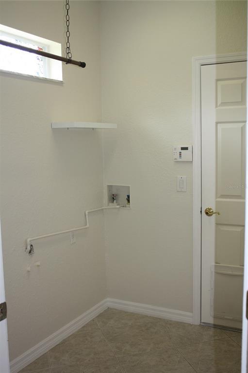 Building Photo - 9115 Pinebreeze Dr