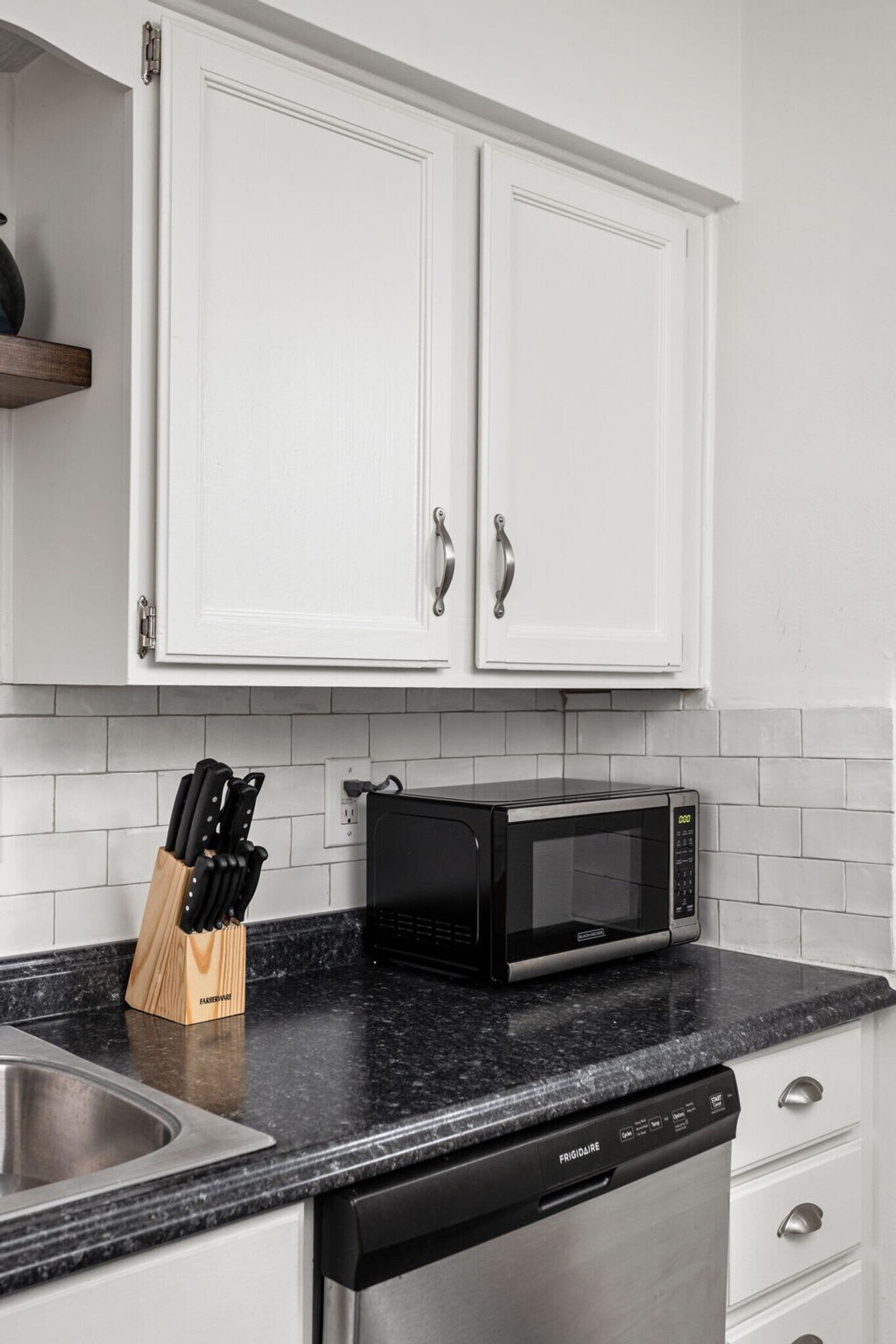 Building Photo - 6115 Ralston Ave