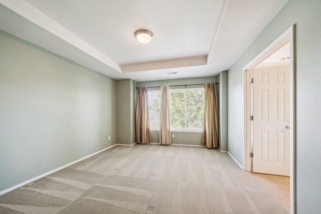 Building Photo - 16884 NW Shadow Hills Ln