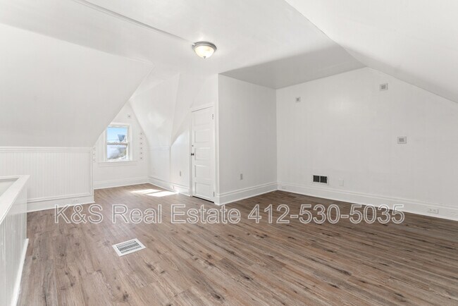 Building Photo - 1043 Mt Oliver St