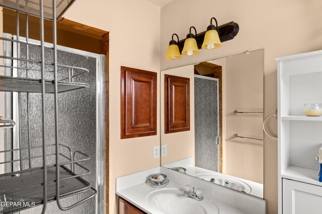 Building Photo - 6032 Valle Espanola Ln