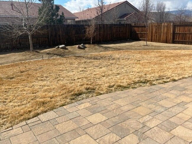 Building Photo - Corner Lot 3 Bedroom 2 Bath Double Diamond Home