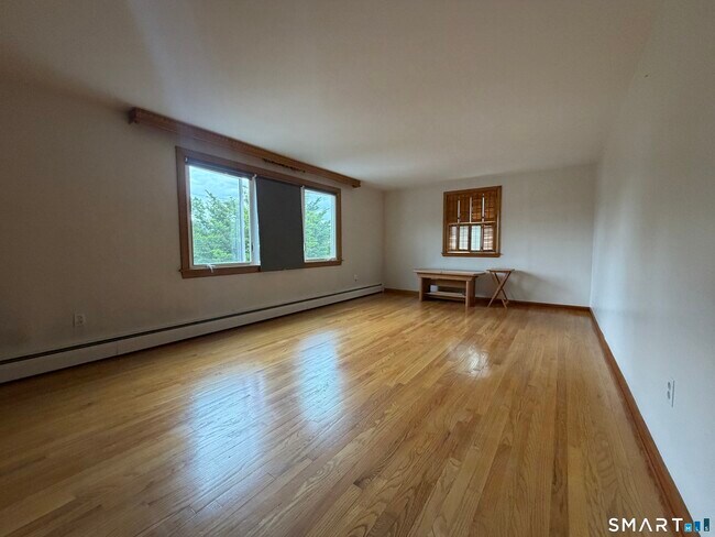 Building Photo - 133 Pinehurst Ave