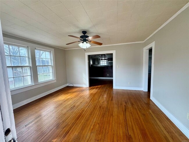 Building Photo - 415 N Broad St