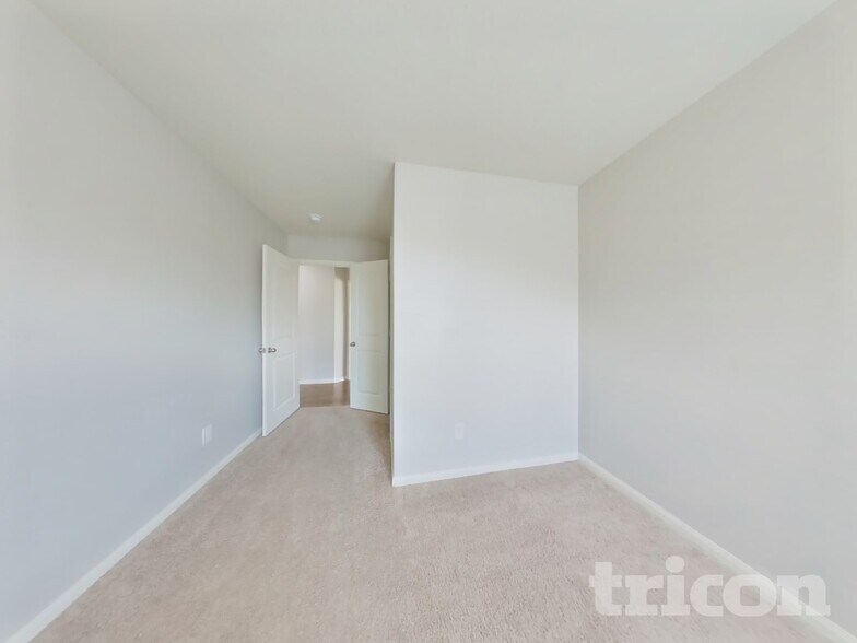 Building Photo - 2321 Oyster Bay Ave