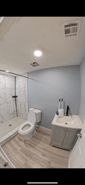 Building Photo - 2806 W Melvin St