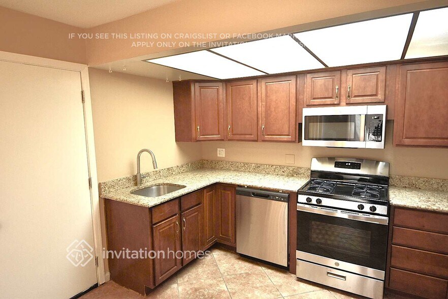 Building Photo - 9602 N 35th Dr