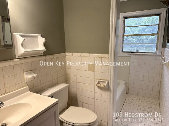 Building Photo - 109 Hedstrom Dr