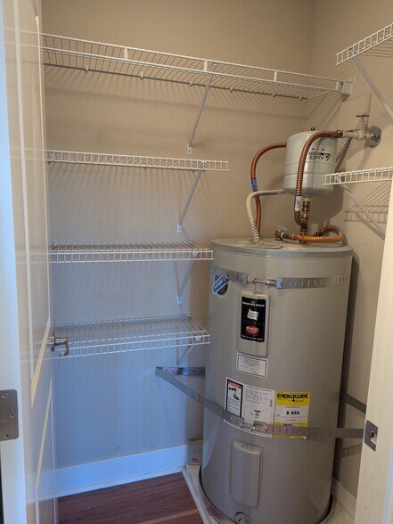 Building Photo - 937 N 200th St