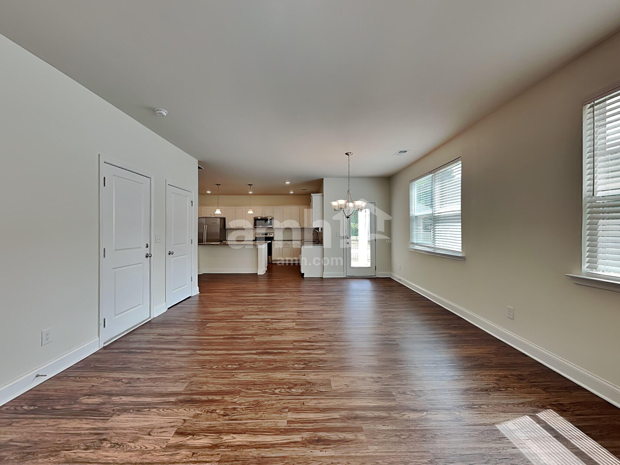 Building Photo - 600 Lk Vis Ct