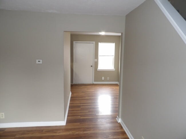 Building Photo - 400 Freedom Dr