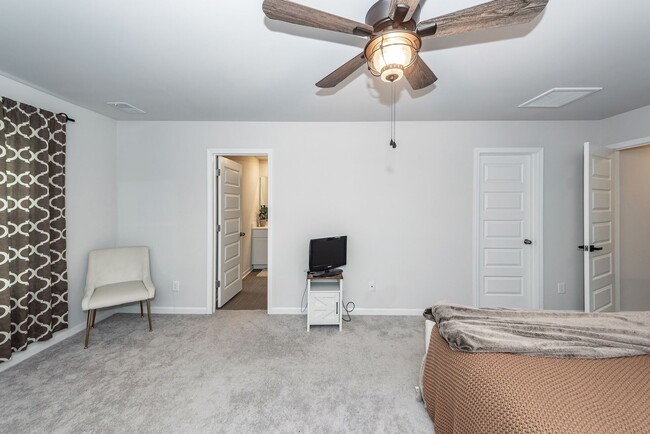 Building Photo - 3 Bedroom 2.5 Bath Single Family Home in W...