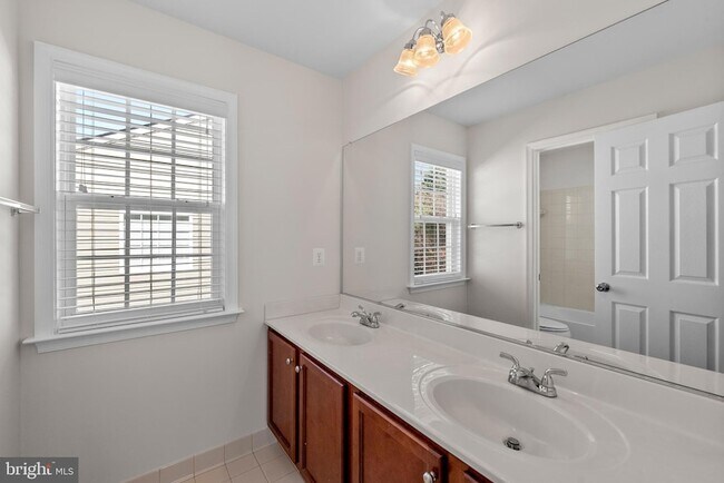 Building Photo - 7722 Yalta Way