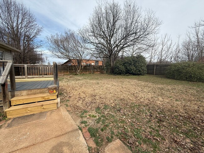 Building Photo - Four bedroom, 2 bath house in Mebane