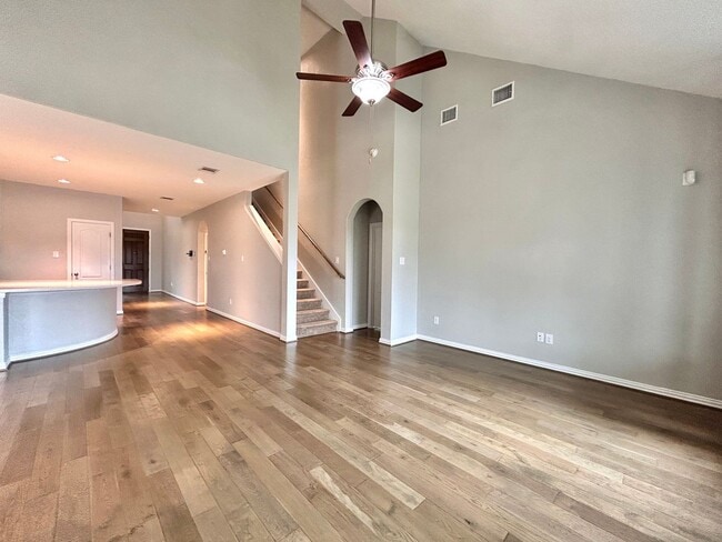 Building Photo - Bright & Beautiful 4 Bed, 3.5 Bath Home with Room for Everyone