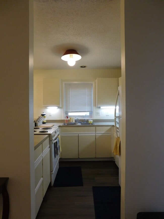 Building Photo - 1201 Harbourside Dr