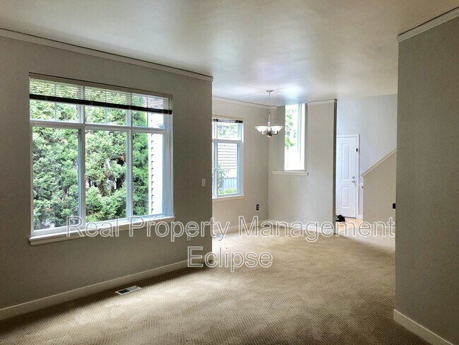 Building Photo - 23120 NE 8th Pl