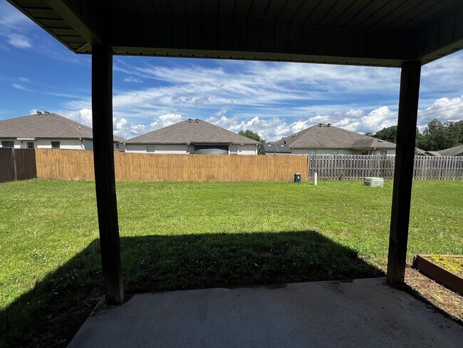 Building Photo - 210 Regency Dr