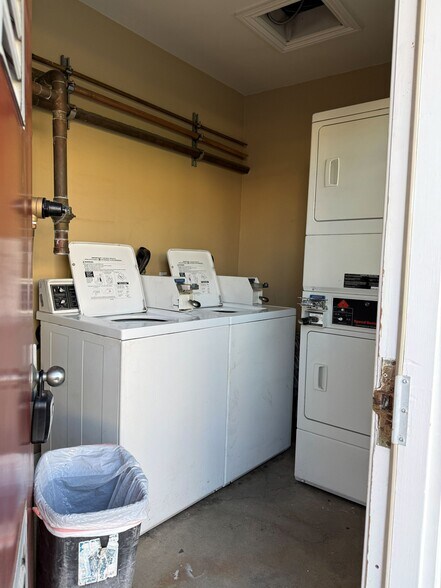 Building Photo - 276 S Sierra Madre Blvd