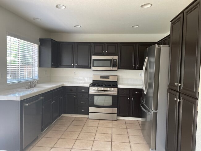 Building Photo - 138 Trenton Cir
