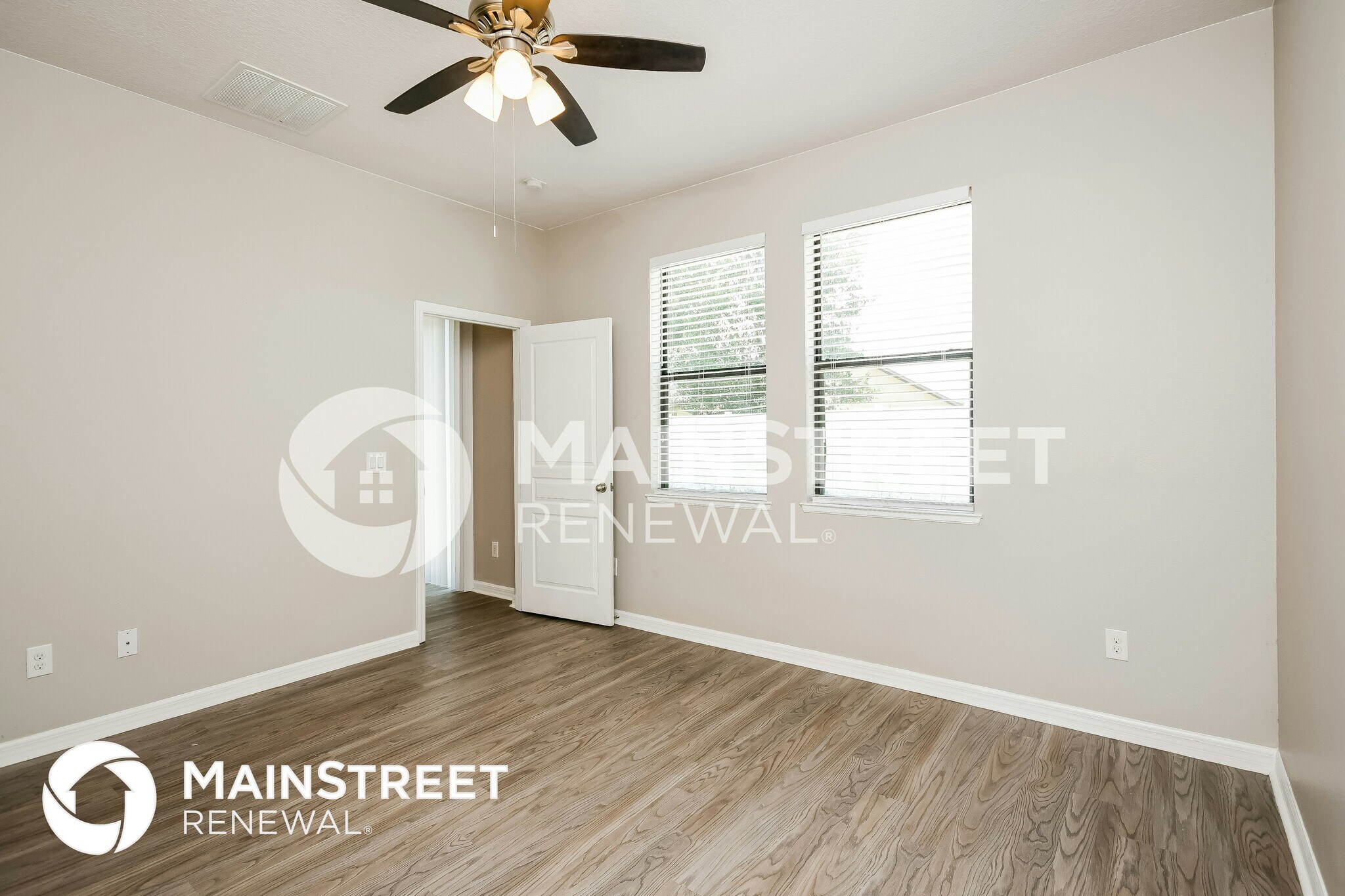 Building Photo - 4632 Doral Park Ave