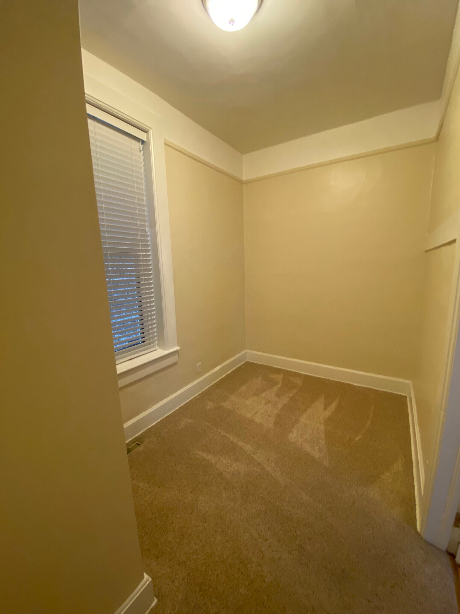 Bedroom - 903 N Wood St