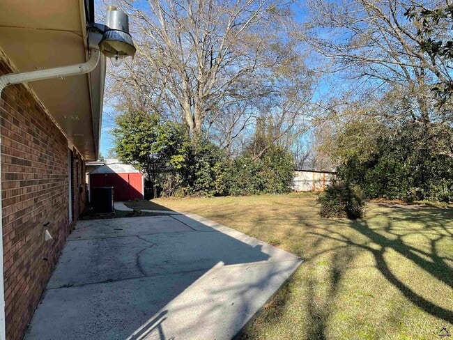 Building Photo - 110 Lockwood Dr