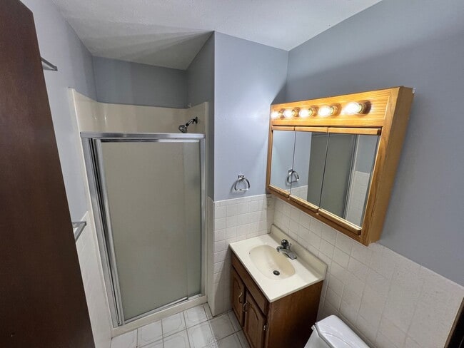 Building Photo - 3 Bedroom with Basement in Amanda Arnold School District