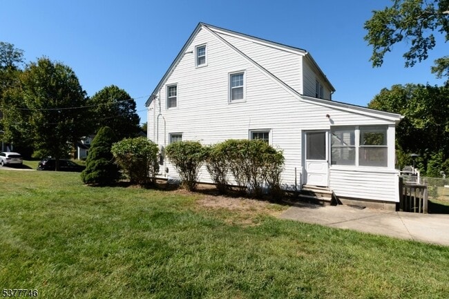 Building Photo - 176 Woodland Ave