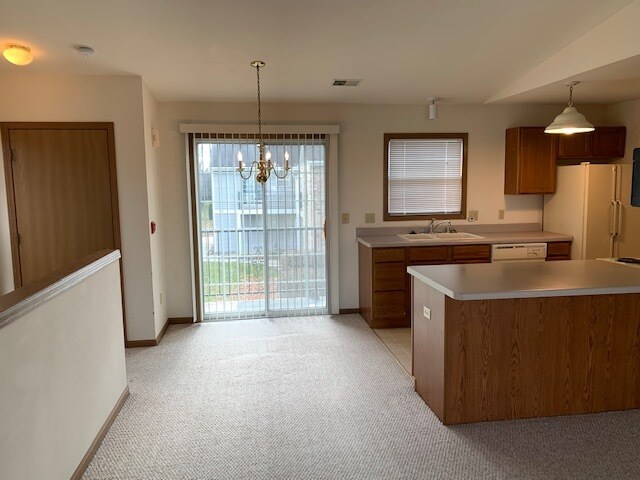 Building Photo - 1231 N Sunnyslope Dr