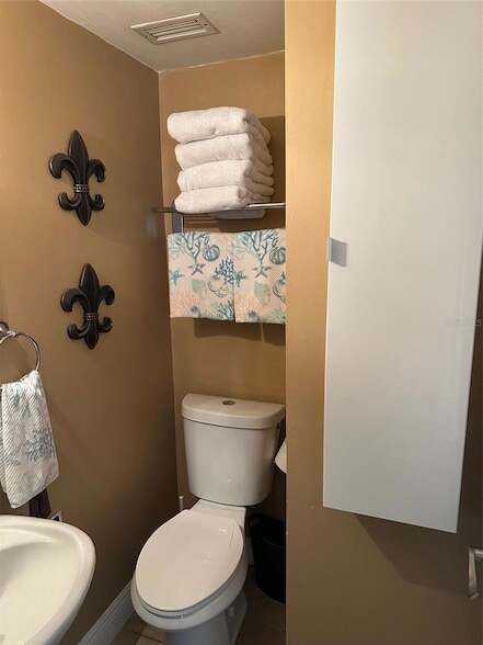 Building Photo - 1980 Tahitian Pl