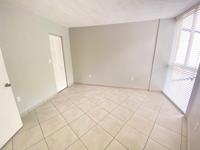 Building Photo - 7125 NW 186th St