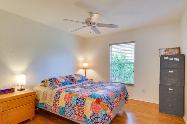 Building Photo - 2130 Rio Nuevo Dr