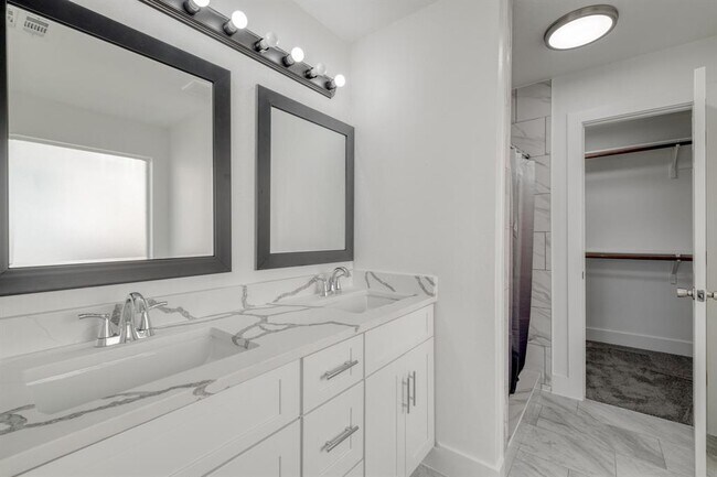 Building Photo - 277 Paddington Dr