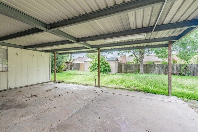 Building Photo - 2602 Orion Dr