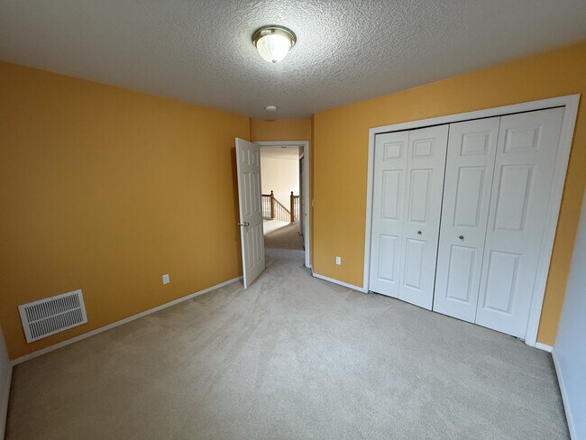 Building Photo - 4630 NW White Mountain Terrace