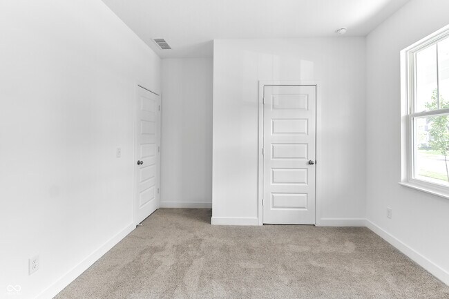 Building Photo - 422 Eisenhower St