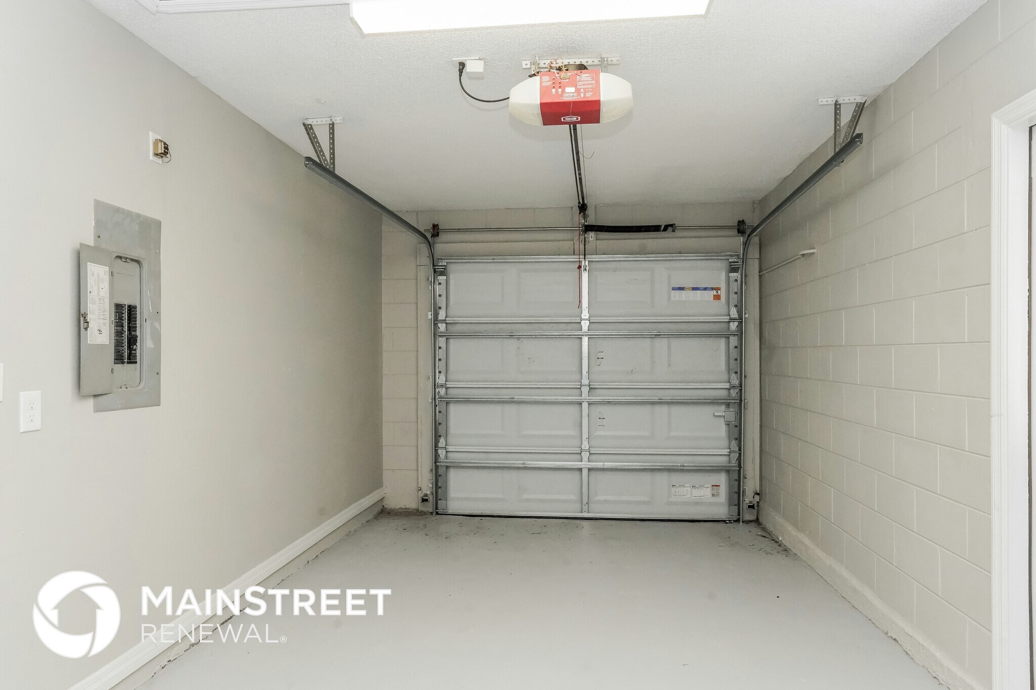 Building Photo - 2406 Parsons Pond Cir