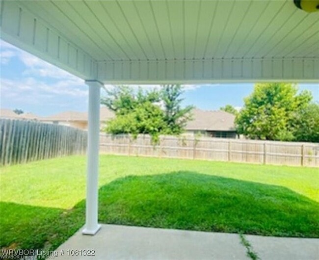 Building Photo - 204 Legacy Dr