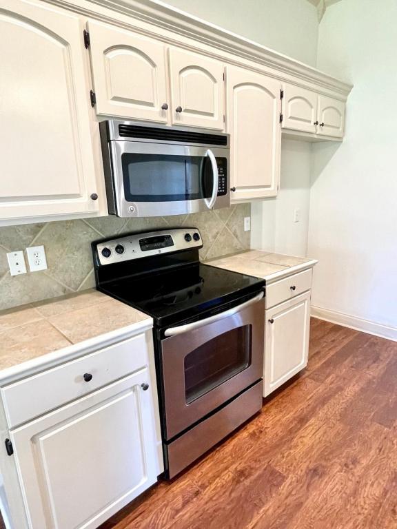 Building Photo - 109 Millhouse Drive