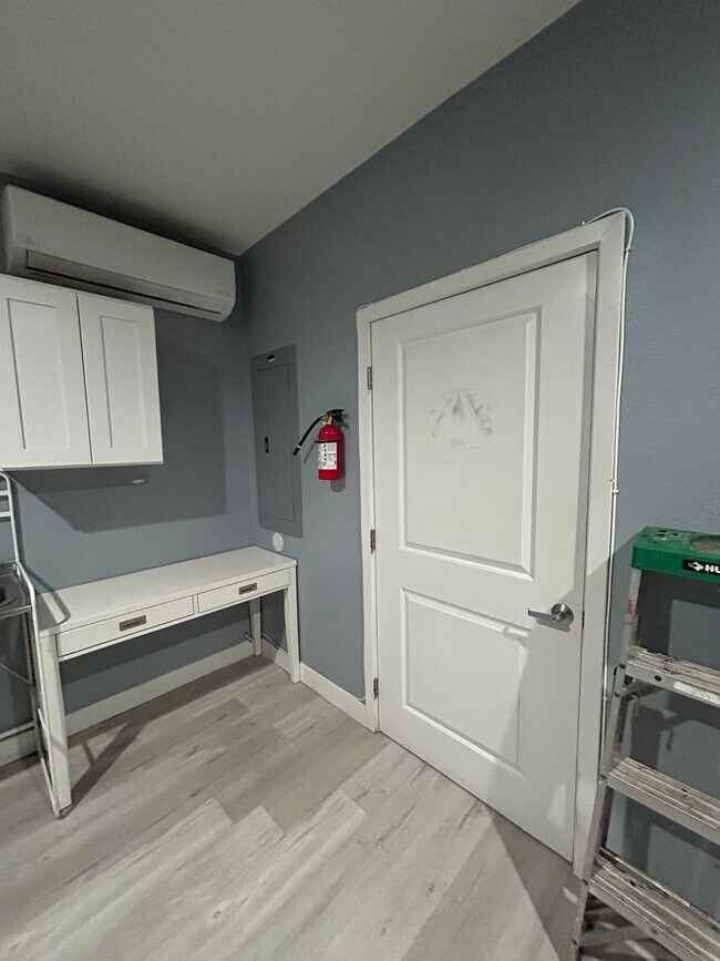 Building Photo - Office/Retail unit on Gaffey Available