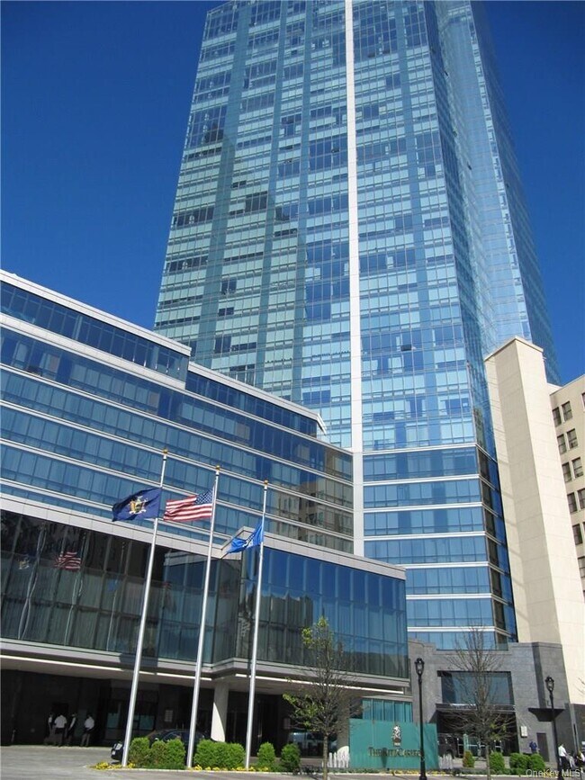 Building Photo - 1 Renaissance Square